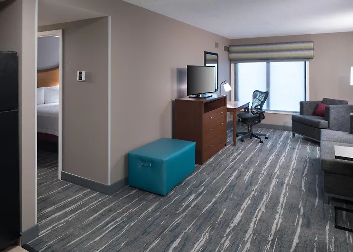 Hampton Inn & Suites Chicago North Shore